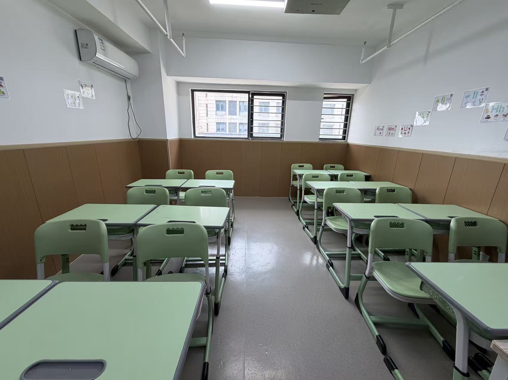 殷巷校区小学教室